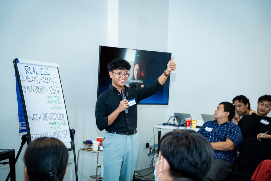 Workshop session with full audience